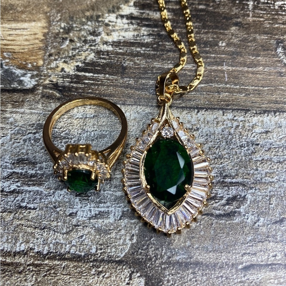 Emerald set Ring/Necklace with earrings